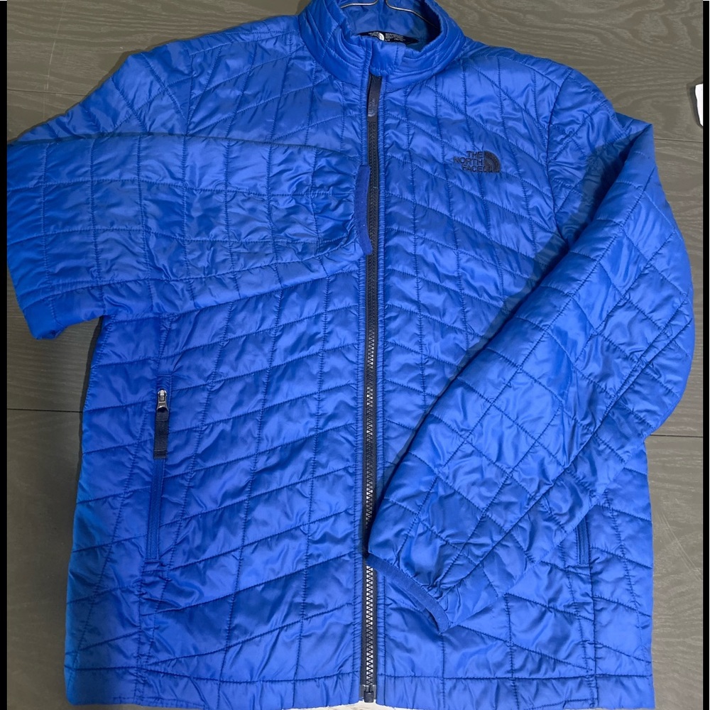Boys The Northface lightweight Fall/Early winter Thermoball jacket